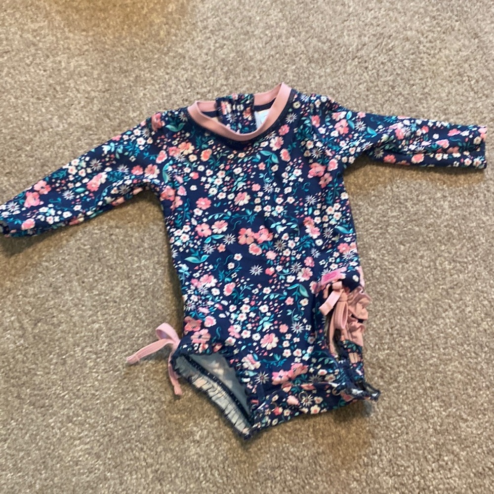 Ruffle butts Swimsuit - Navy floral 6-12M EUC